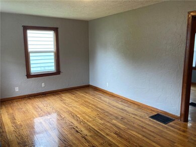 2326 Morton St, Anderson, IN 46016 - photo 7