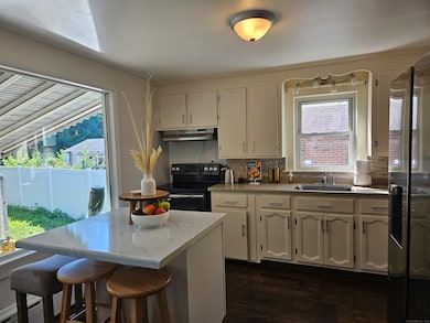 805 Savin Ave, West Haven, CT 06516 - photo 5