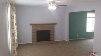 Nice living room with ceiling fan