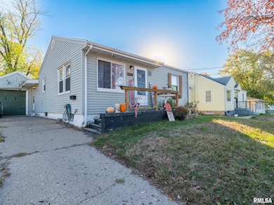 1512 Henry St, Pekin, IL 61554 - photo 4