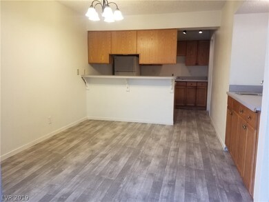 Kitchen Breakfast Bar and Dining Area