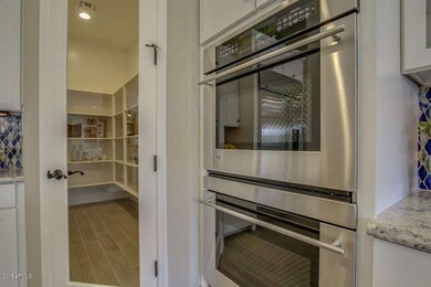 Double Ovens and Walk-in Pantry