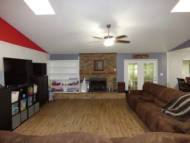 1722 Hollybrook Dr, Nacogdoches, TX 75965 - photo 5