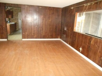 Boron Photo Living Area