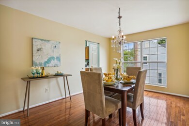 12260 Exbury St, Herndon, VA 20170 - photo 5