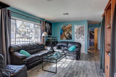 815 Maple St, Central Point, OR 97502 - photo 2