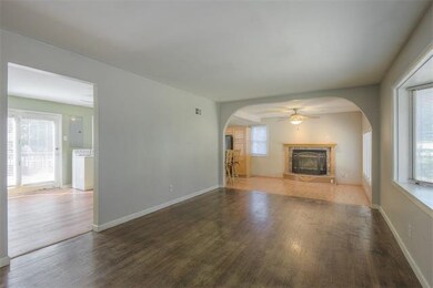 7048 Garnett St, Shawnee, KS 66203 - photo 4