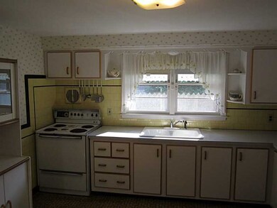 145 Eden Crest Dr, Cranston, RI 02920 - photo 5