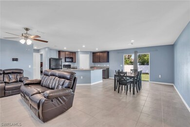 137 Blackstone Dr, Fort Myers, FL 33913 - photo 3