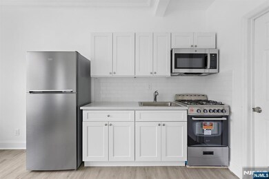 137 Kensington Ave unit 101, Jersey City, NJ 07304 - photo 6