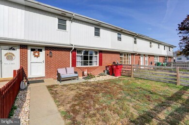 1383 Pleasantview Dr, Chambersburg, PA 17202 - photo 2