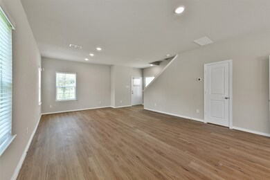 6802 Madrid St, Houston, TX 77021 - photo 5