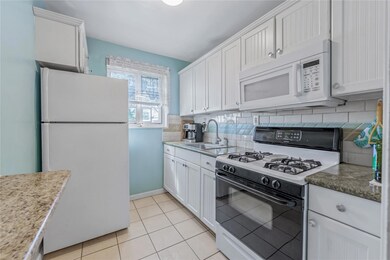 83-6 229th St unit Lower, Queens Village, NY 11427 - photo 4