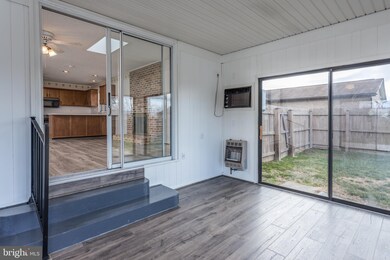 296 Royal Ave, Strasburg, VA 22657 - photo 3