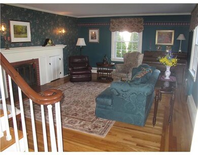 46 Versailles St, Cranston, RI 02920 - photo 3