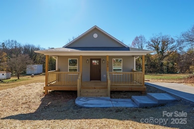 503 W 12th St, Hickory, NC 28602 - photo 2