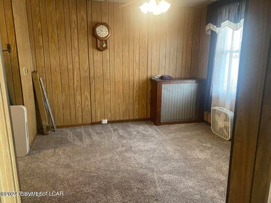 118 E. Maple St.