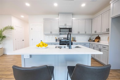 3208 Brazos River Dr, Granbury, TX 76048 - photo 2