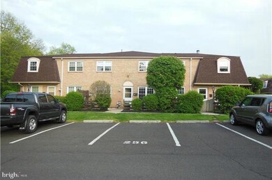 256 Arbour Ct, North Wales, PA 19454 - photo 2