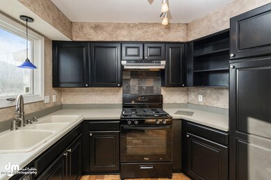 Kitchen_ELK06068-SMALL