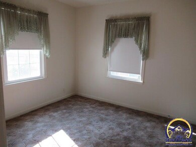 928 SW Medford Ave, Topeka, KS 66606 - photo 7