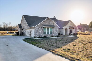 121 Cooper Ct, Springtown, TX 76082 - photo 4