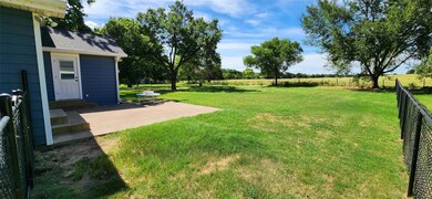 1211 Kiowa Dr E, Gainesville, TX 76240 - photo 4