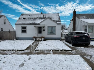 3838 16th St, Wyandotte, MI 48192 - photo 2