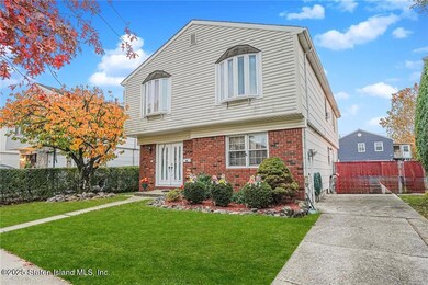 38 Bleeker Place, Staten Island, NY 10314 - photo 2