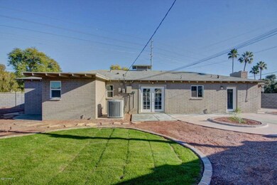 N 12th (40)