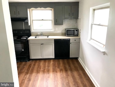 125 Lemon St, Pottstown, PA 19464 - photo 3