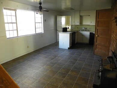 163  3rd West 007