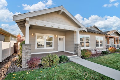 1572 NW Kingwood Ave, Redmond, OR 97756 - photo 3