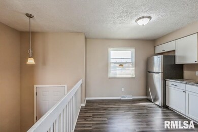 1928 W 58th St, Davenport, IA 52806 - photo 2