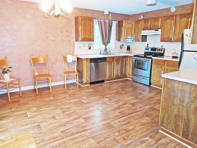 55 Morse St unit 16, Ludlow, MA 01056 - photo 3