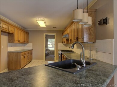 21690 E 102nd St S, Broken Arrow, OK 74014 - photo 7