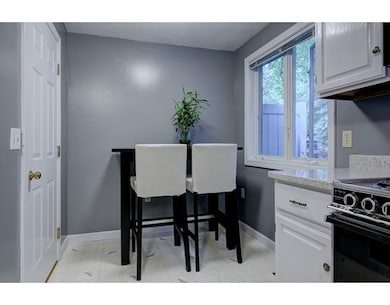 70 Walden Pond Dr unit 70, Nashua, NH 03064 - photo 6