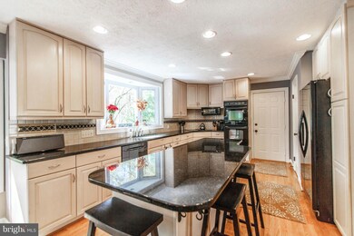 11610 Quail Ridge Ct, Reston, VA 20194 - photo 3