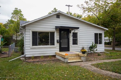 500 Dunlap St, Lansing, MI 48910 - photo 2