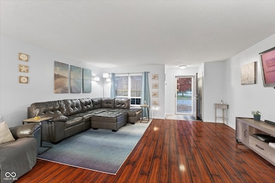 3702 Crest Point Dr, Westfield, IN 46062 - photo 3