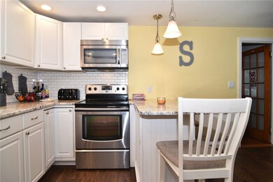 21 Overland Ave, Cranston, RI 02910 - photo 5