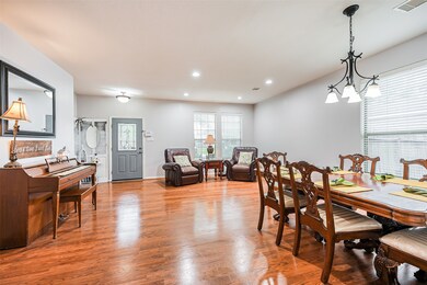 4201 Leisure Ln, Pearland, TX 77584 - photo 2