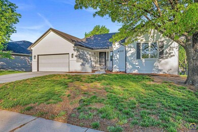 4217 SW Colly Creek Ct, Topeka, KS 66610 - photo 2