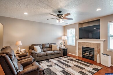 2428 Perfect Ln SW, Albany, OR 97321 - photo 4