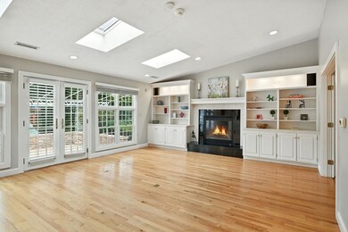 124 Longfellow Dr, Longmeadow, MA 01106 - photo 3