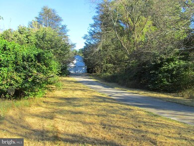 12039 Gores Mill Rd, Reisterstown, MD 21136 - photo 4