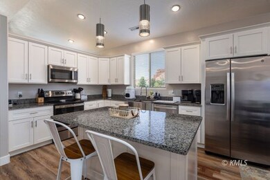 559 S Cedar Cir, Kanab, UT 84741 - photo 5