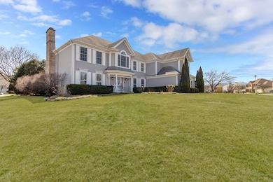 38 Christina Cir, Wheaton, IL 60189 - photo 2