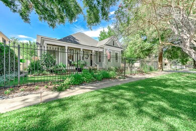 1651 Columbia St, Houston, TX 77008 - photo 3