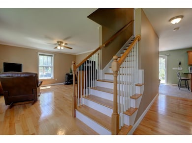 34 Chestnut Dr, Allenstown, NH 03275 - photo 3